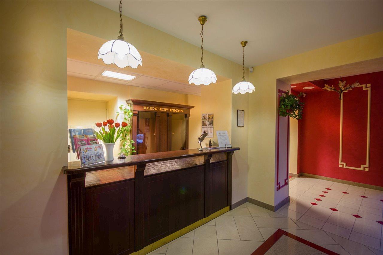 Apalenis Hotel Riga Buitenkant foto
